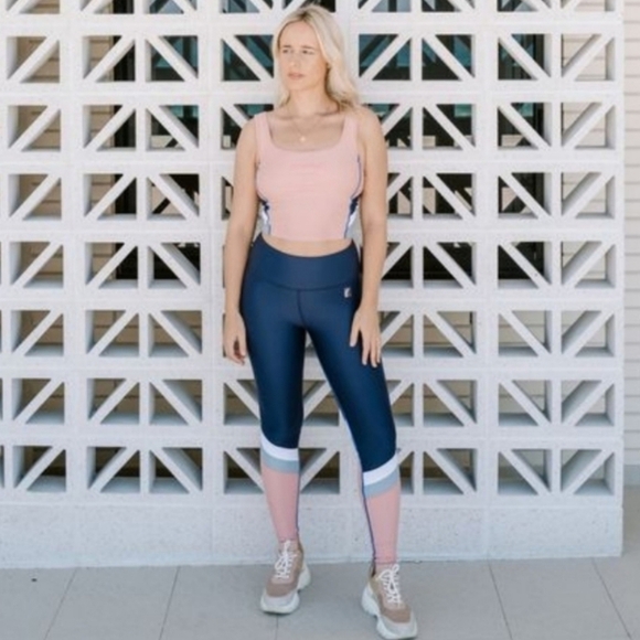 New P.E Nation Flex It Pink Pale Sports Bra Tank Top New With Tag Size Medium - Picture 9 of 16